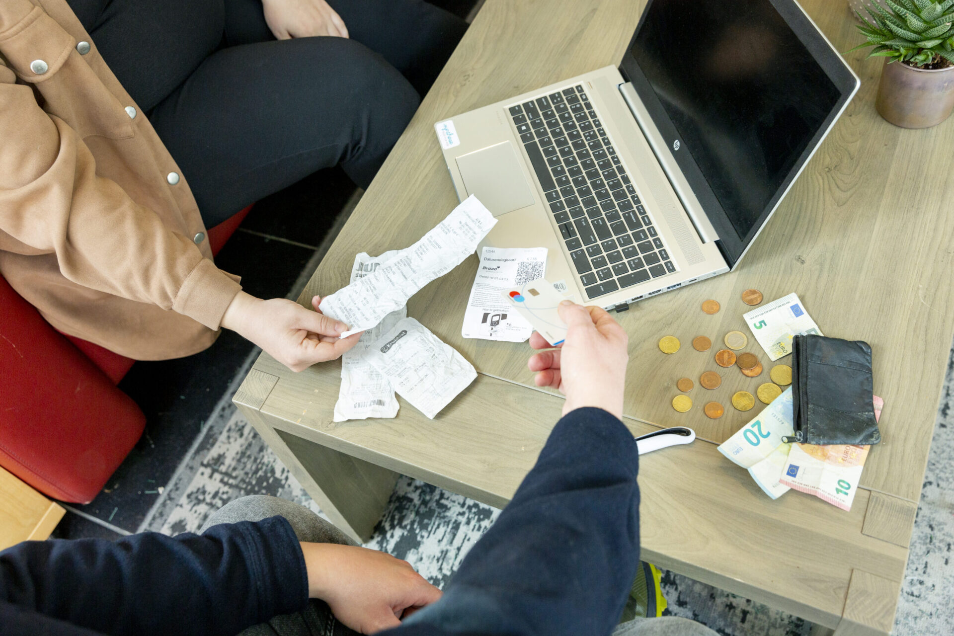 Foto uitleg over omgaan met geld